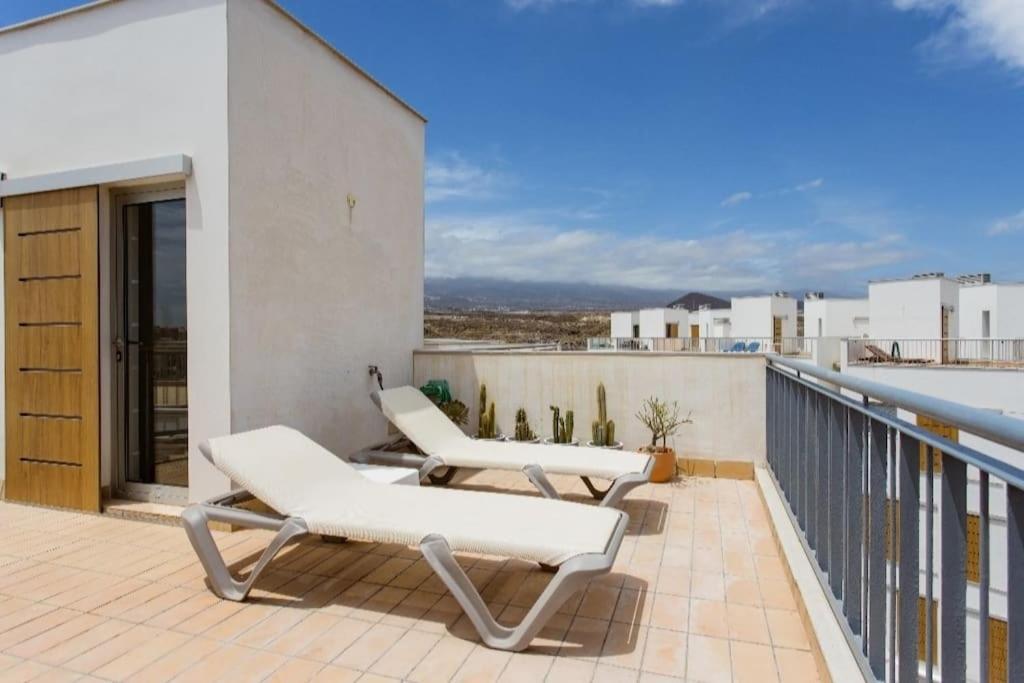 El Medano Beachfront Triplex Penthouse With Pool, Rooftop, Sea View Exterior foto